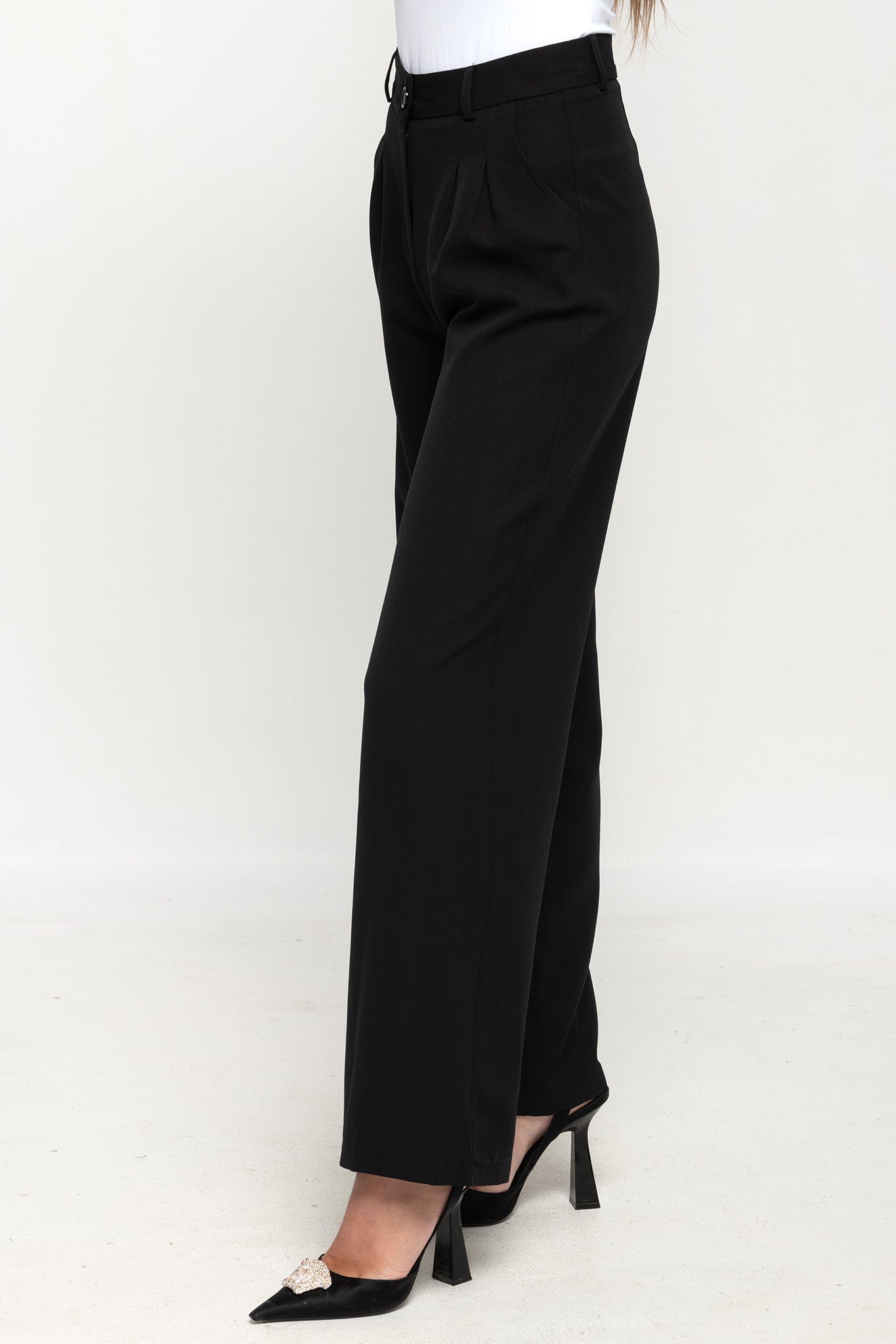 Wide-Cut Dress Pants- Black